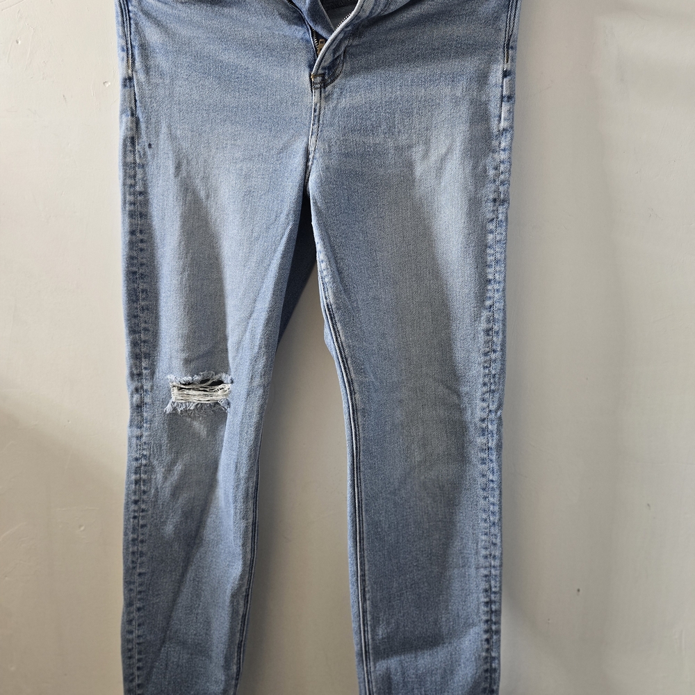 American Eagle Outfitters Light Blue Skinny Jeans